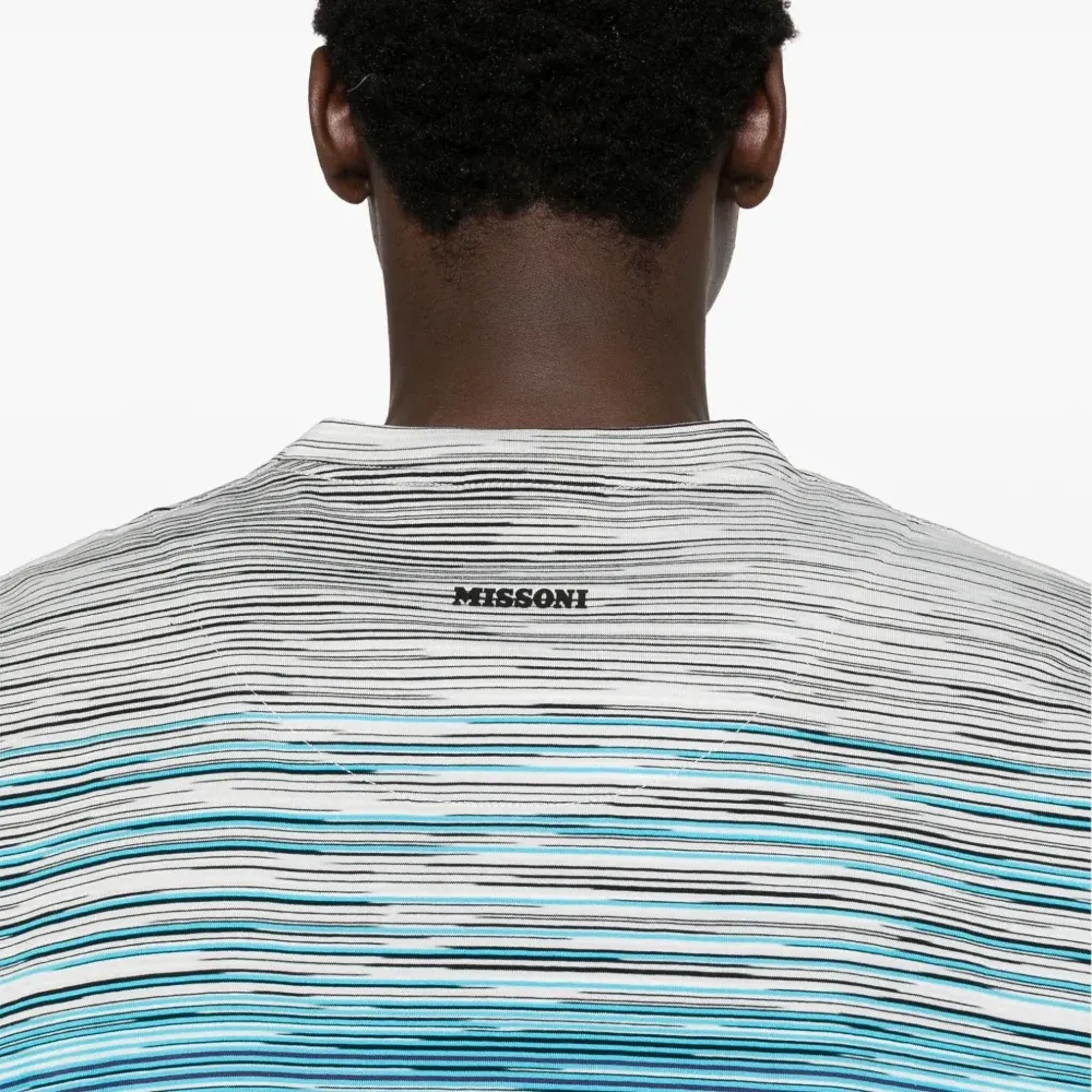 Полосатая футболка с логотипом