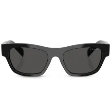 Солнцезащитные очки в геометричной оправе