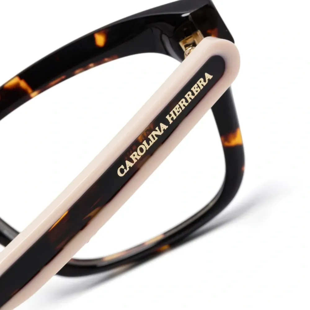 Очки в квадратной оправе Очки в квадратной оправе