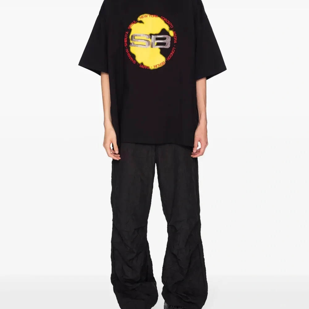 Футболка с логотипом