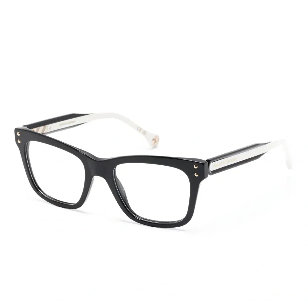 Очки в квадратной оправе