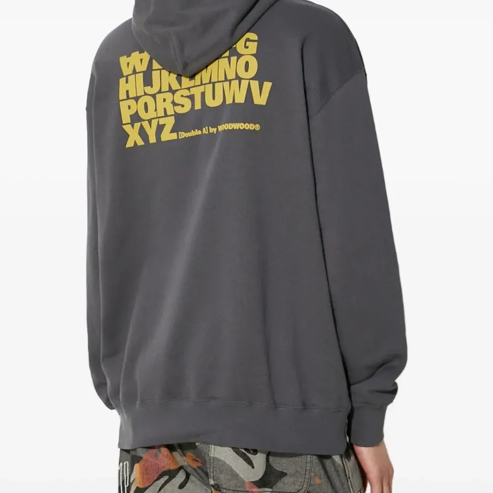 худи с логотипом