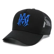 Кепка с вышитым логотипом