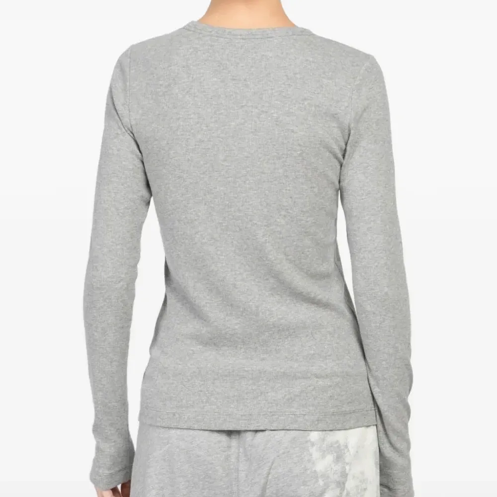 Свитер с длинными рукавами