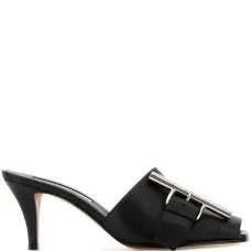 Босоножки на каблуке