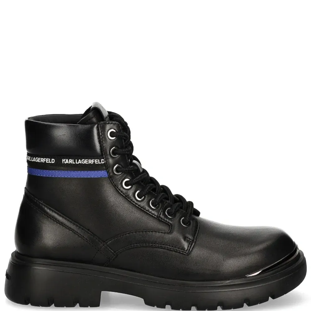 Ботинки на шнуровке