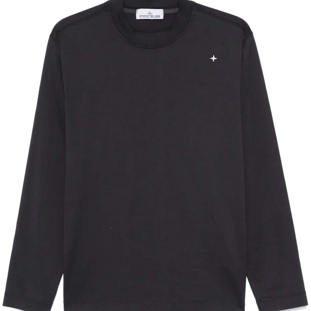 Футболка с вышитым логотипом