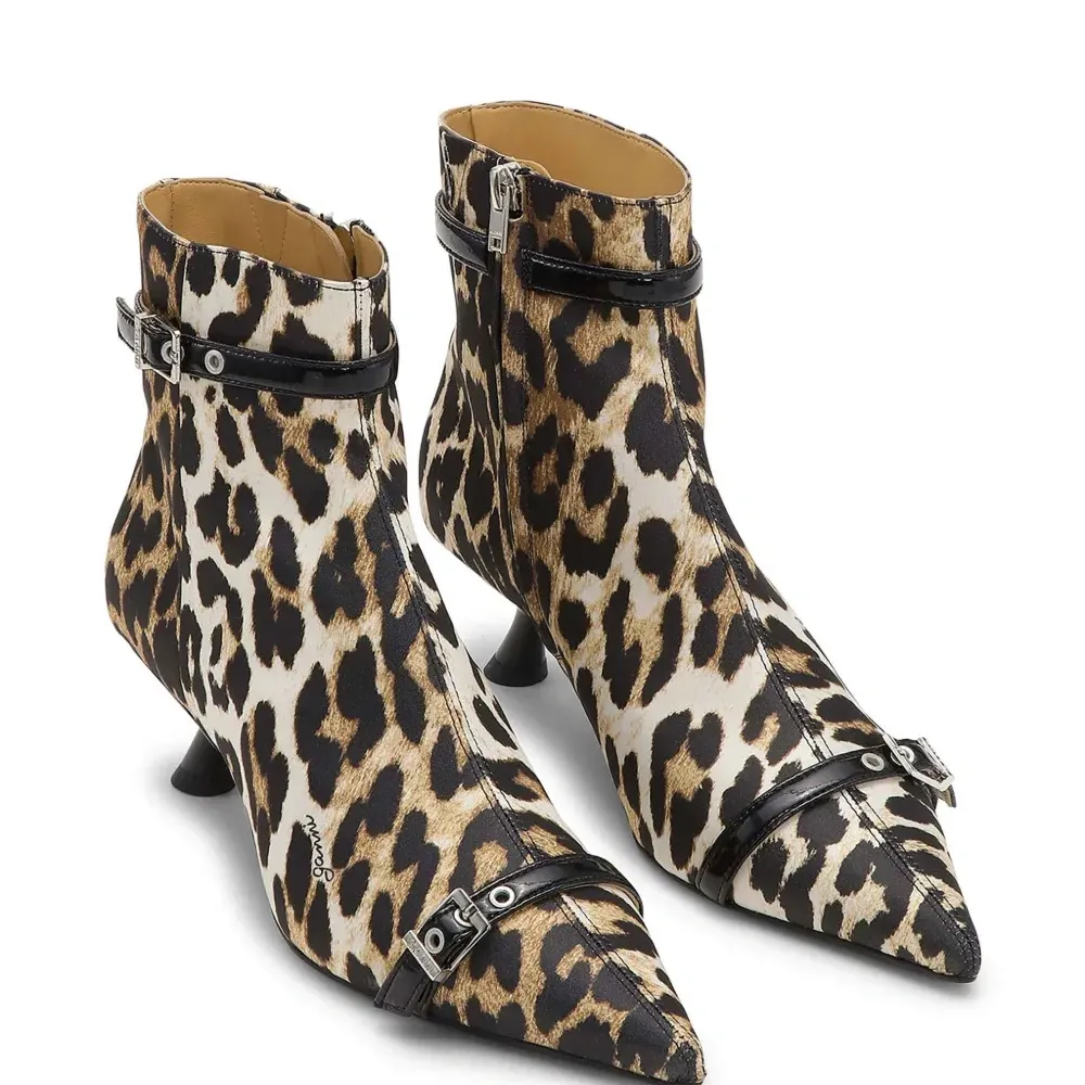 Ботильоны с леопардовым принтом Ботильоны с леопардовым принтом