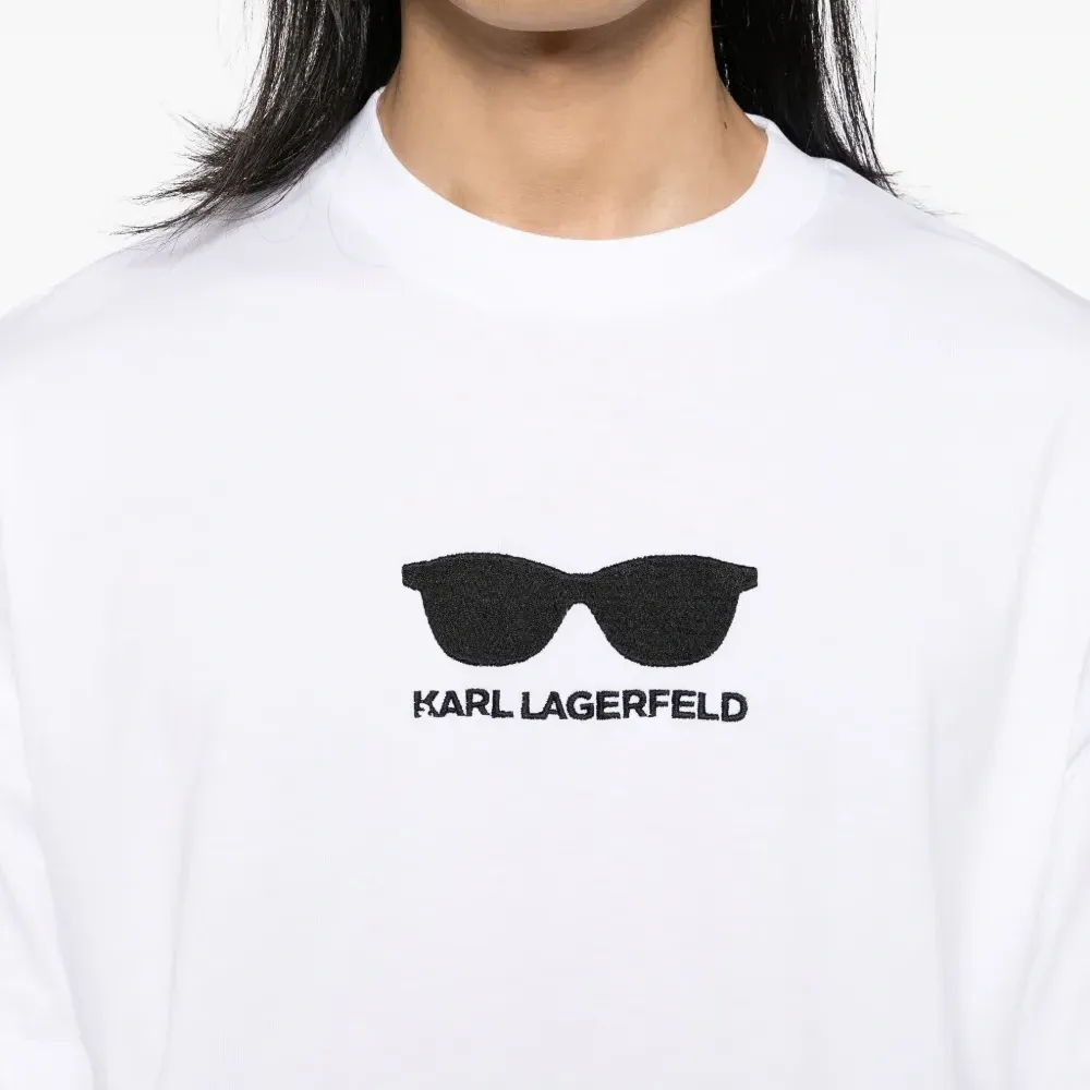 Футболка с вышивкой Футболка с вышивкой