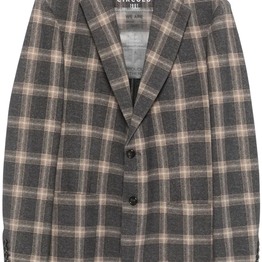 Пиджак в клетку