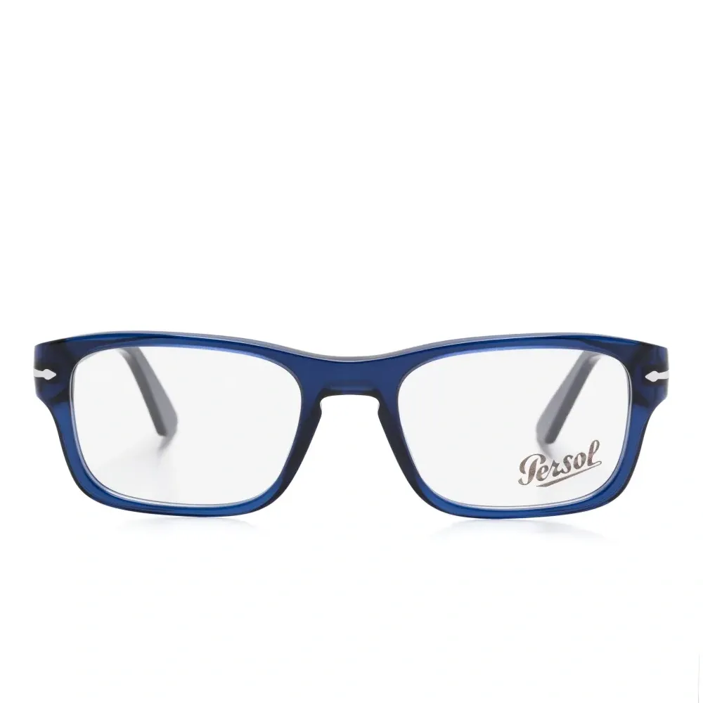 Очки в прямоугольной оправе