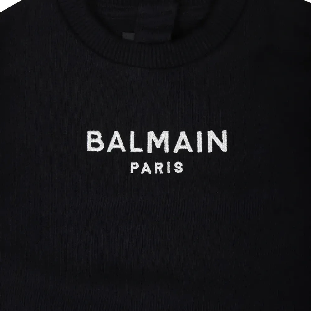 Спортивный костюм с вышитым логотипом