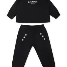 Спортивный костюм с вышитым логотипом