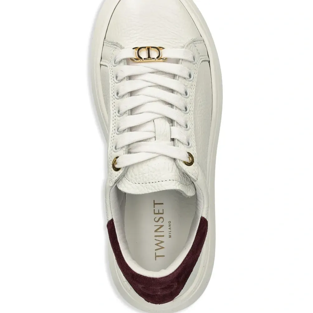 Кожаные кроссовки