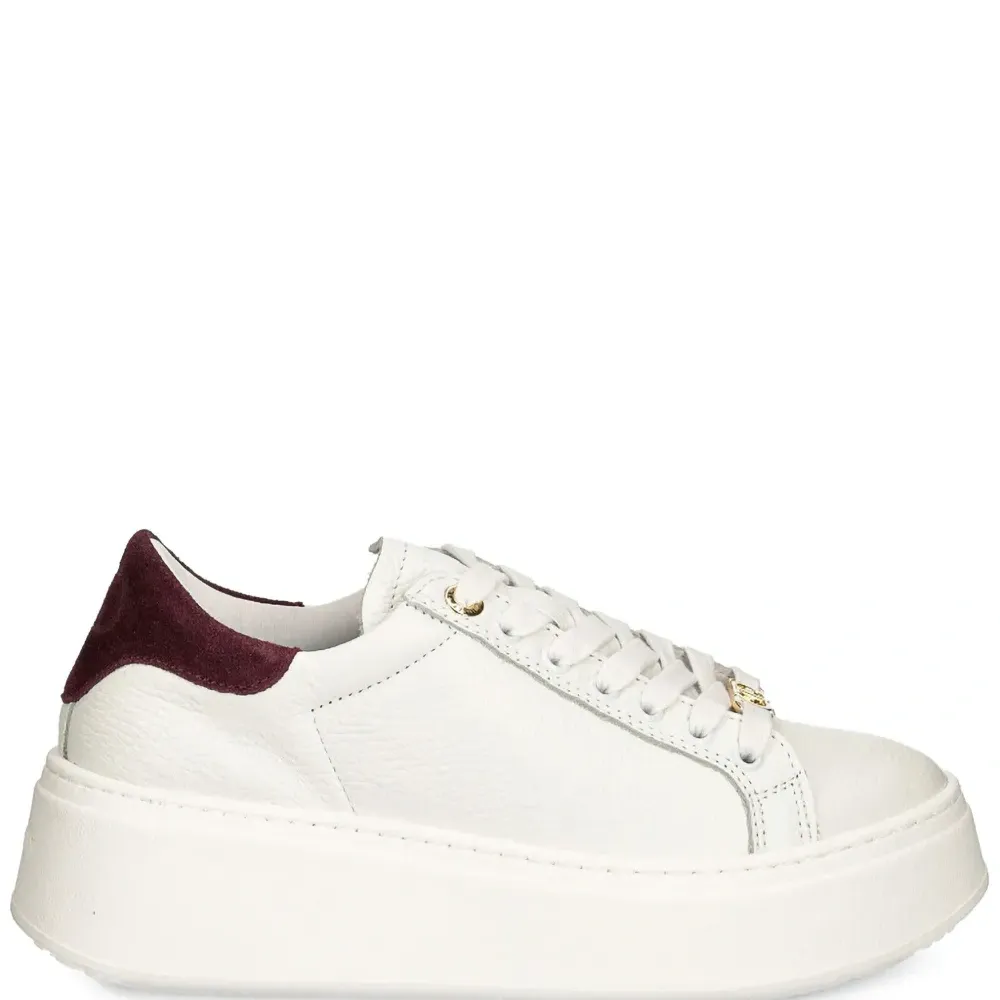 Кожаные кроссовки