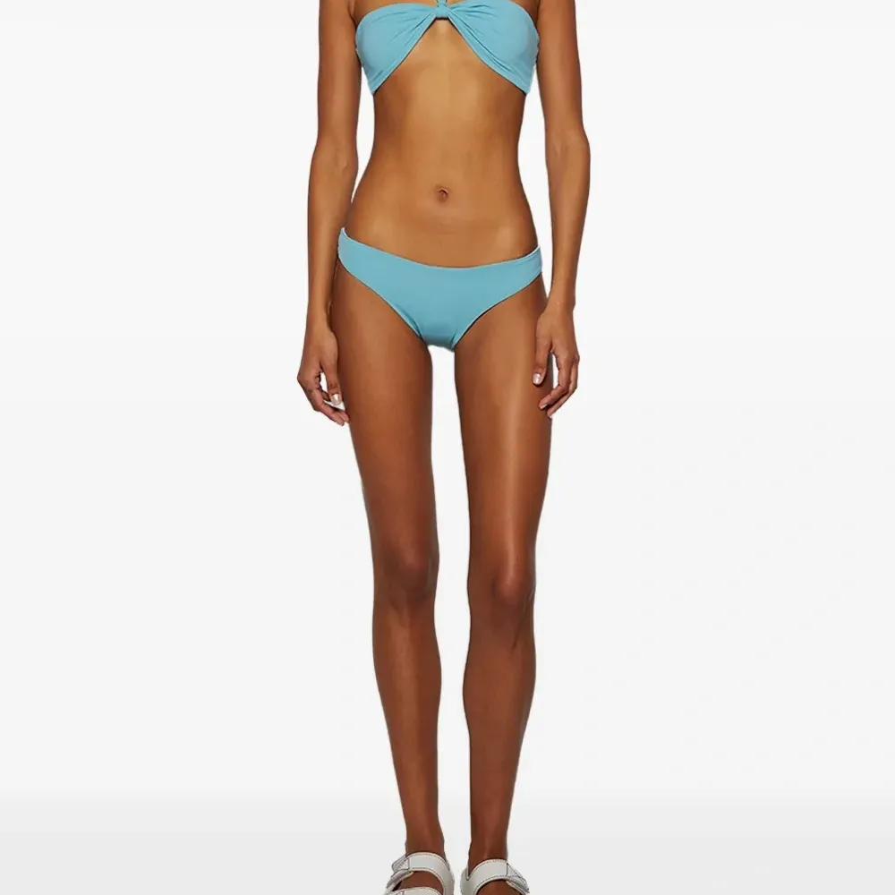 Плавки бикини с завышенной талией Плавки бикини с завышенной талией