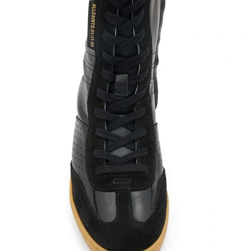 Кожаные кроссовки Кожаные кроссовки