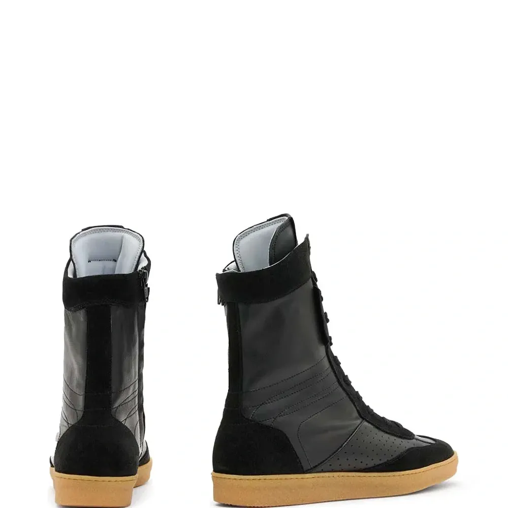 Кожаные кроссовки Кожаные кроссовки