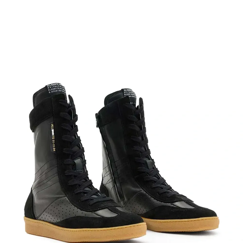 Кожаные кроссовки Кожаные кроссовки