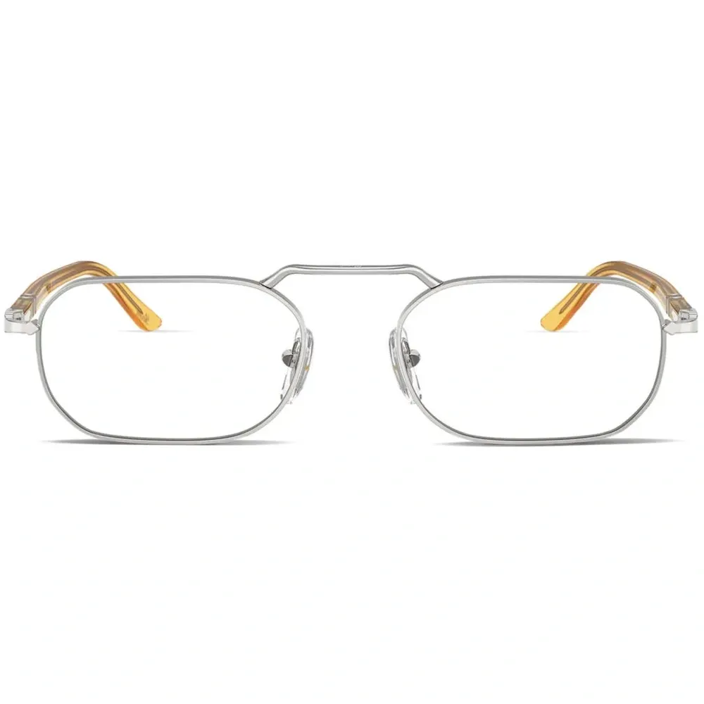 Очки в геометричной оправе