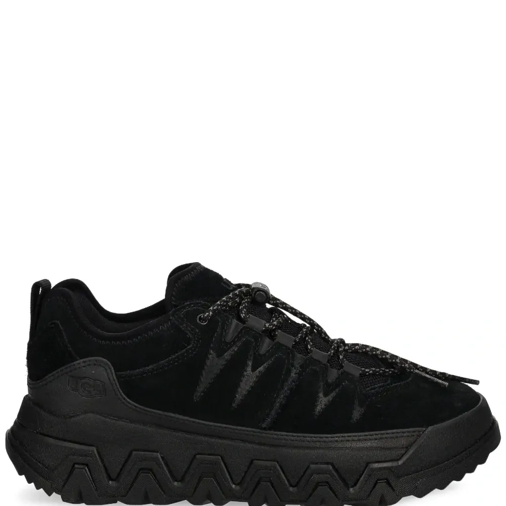 Кроссовки на массивной подошве Кроссовки на массивной подошве