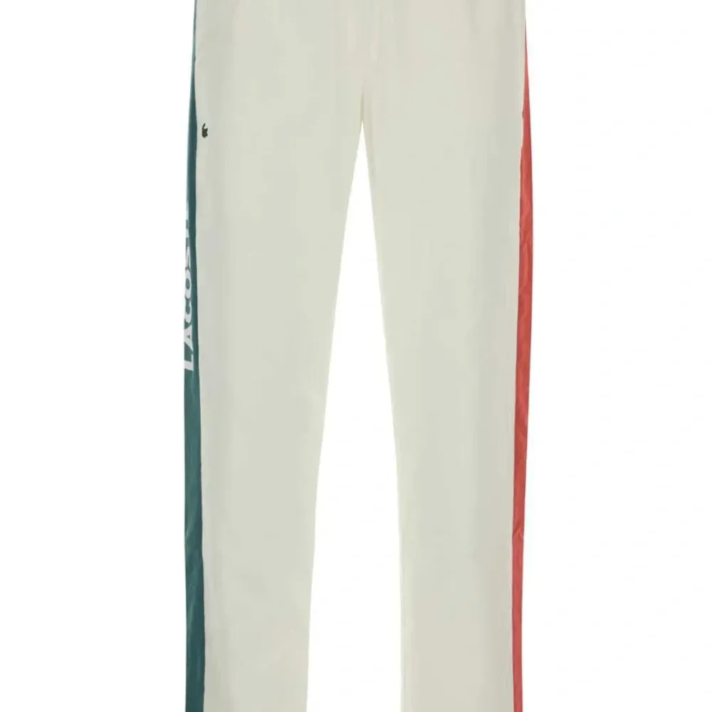 Спортивные брюки с лампасами