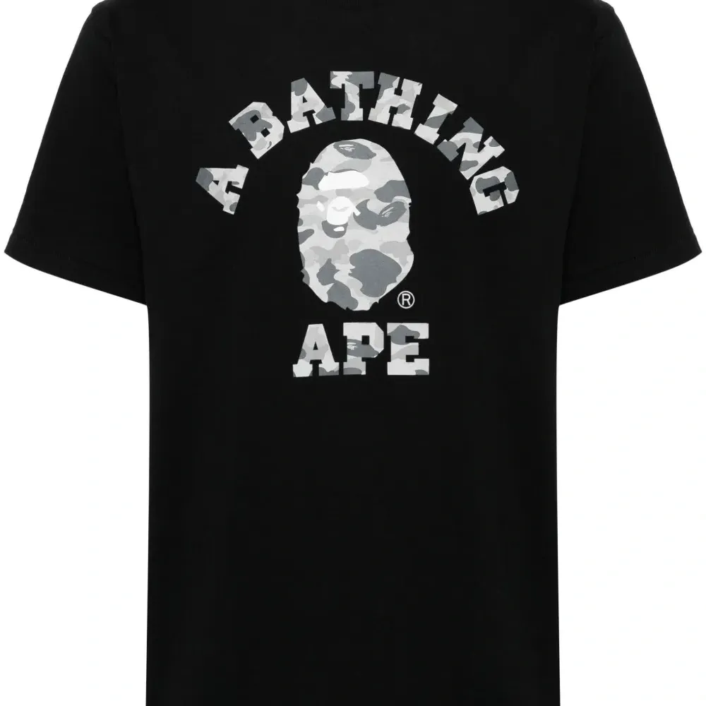 Футболка с логотипом