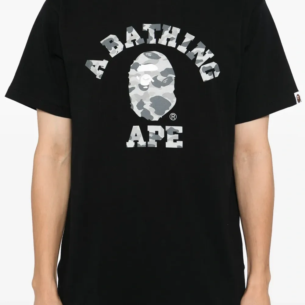 Футболка с логотипом