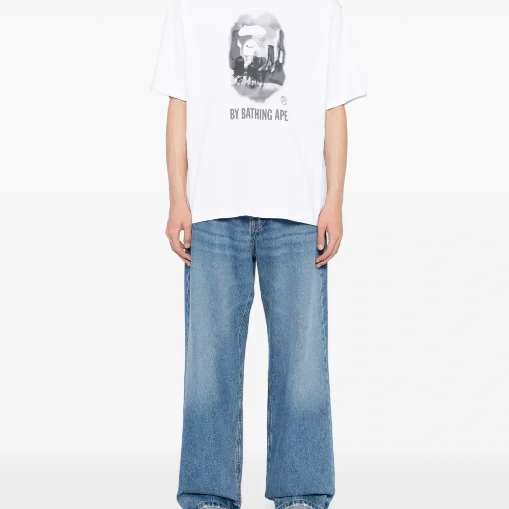 Футболка с логотипом