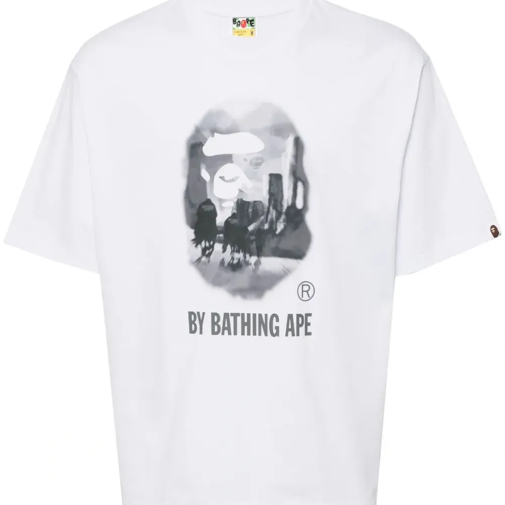 Футболка с логотипом