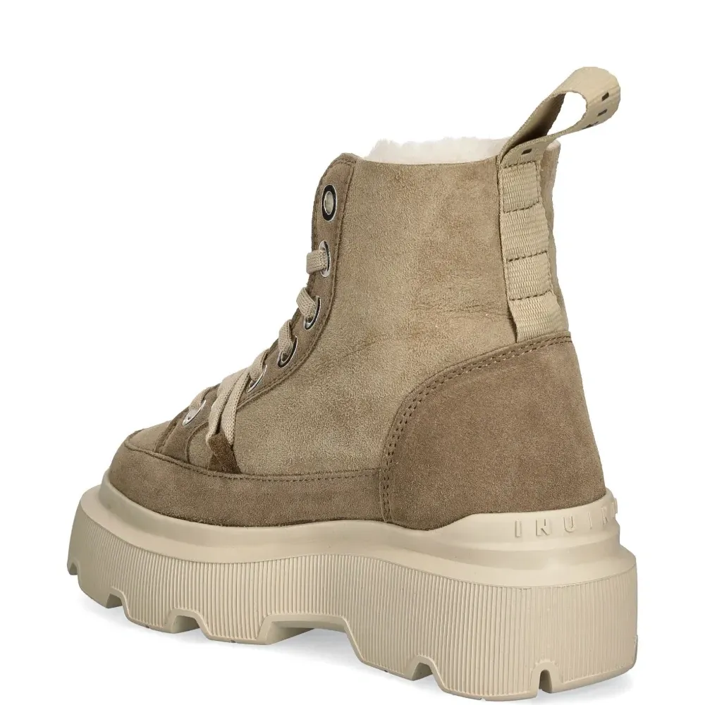 Замшевые ботинки