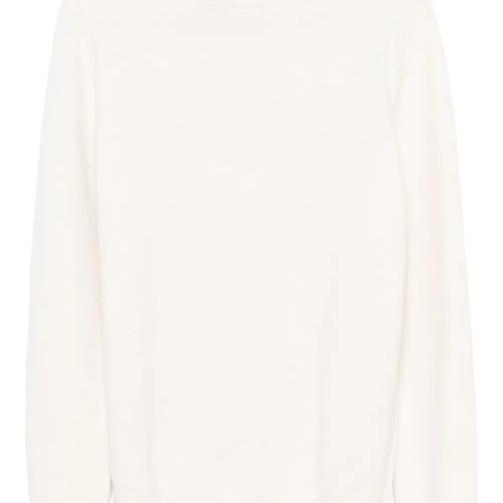 Свитер с круглым вырезом