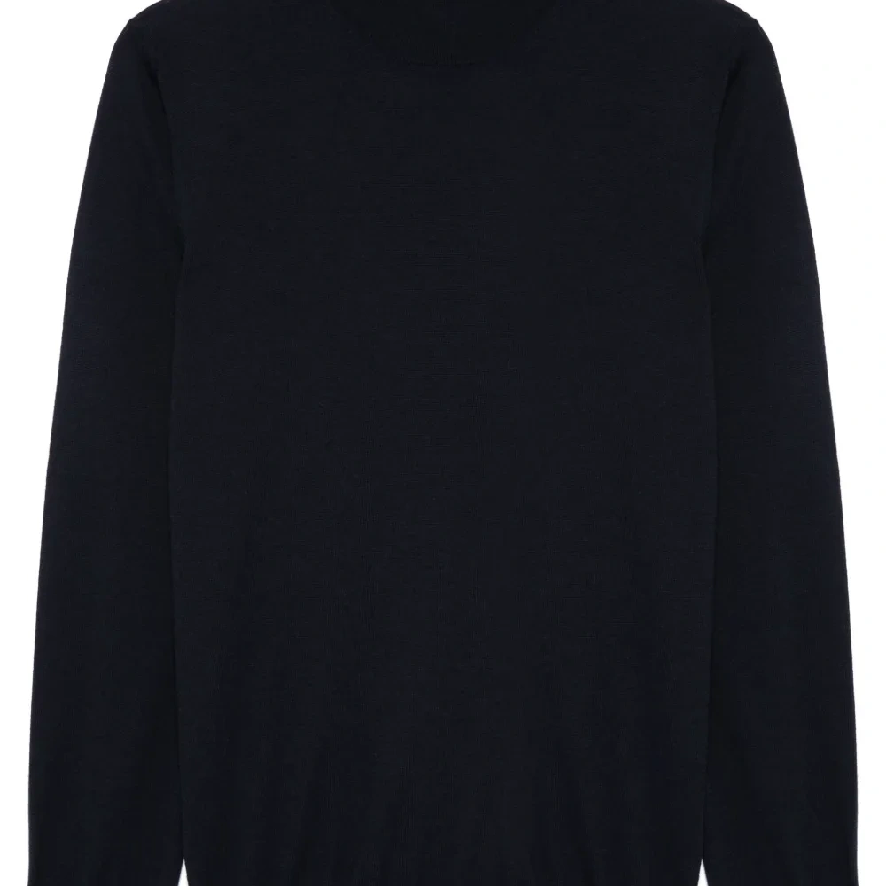 Свитер с высоким воротником Свитер с высоким воротником