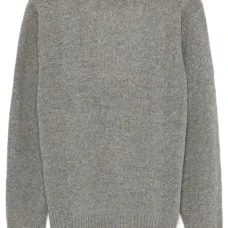 Свитер с круглым вырезом