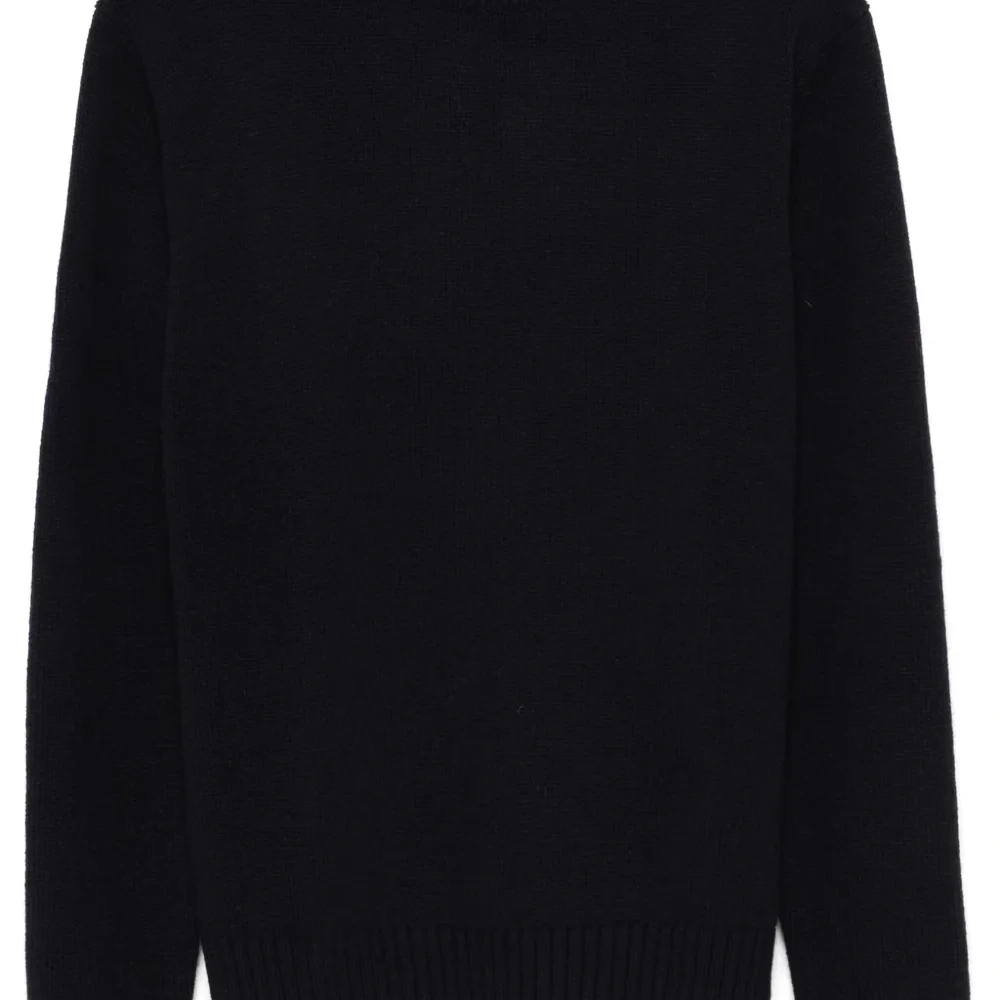 Свитер с круглым вырезом