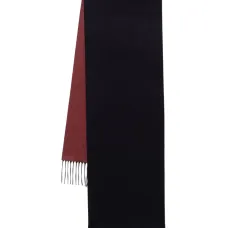 Шарф с нашивкой-логотипом