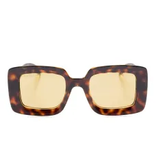 Солнцезащитные очки в квадратной оправе