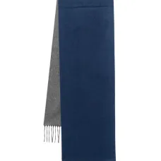 Шарф с нашивкой-логотипом