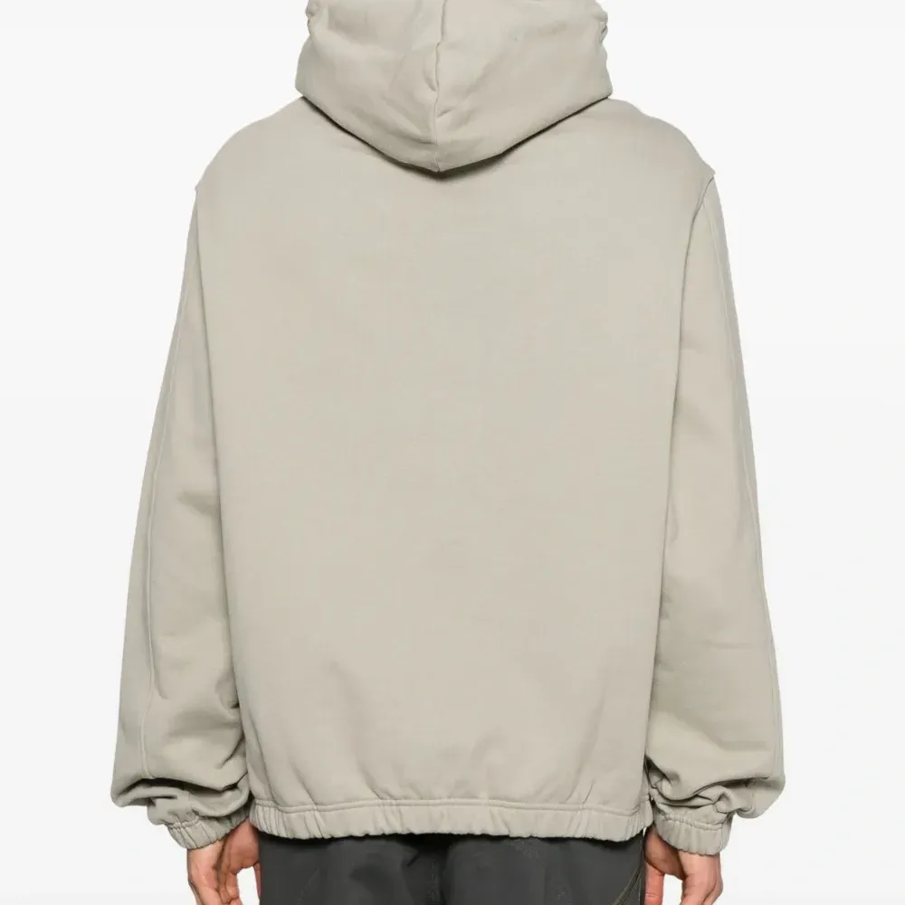 Худи с вышитым логотипом Худи с вышитым логотипом