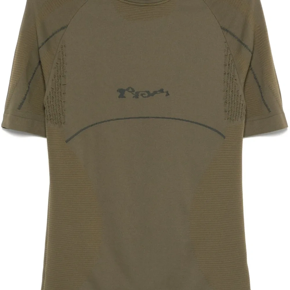 Бесшовная футболка