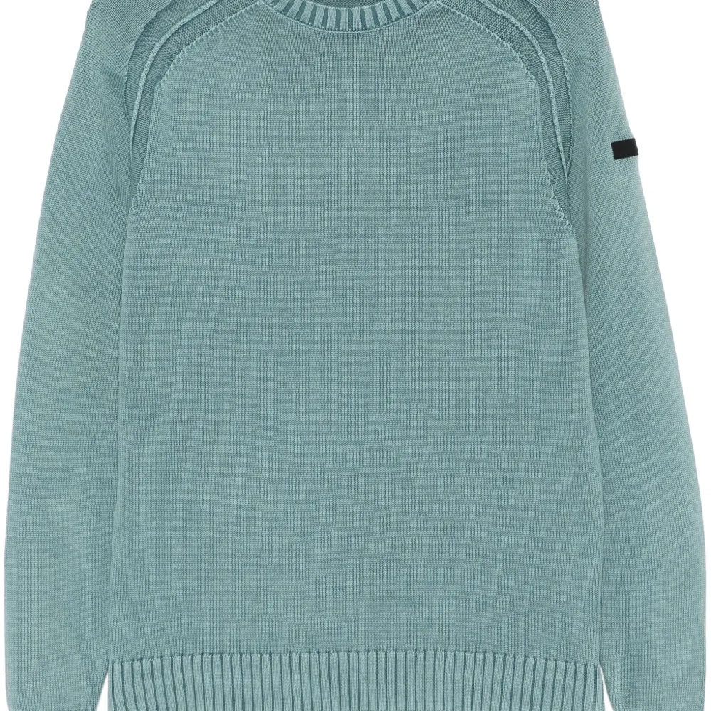 Свитер с круглым вырезом