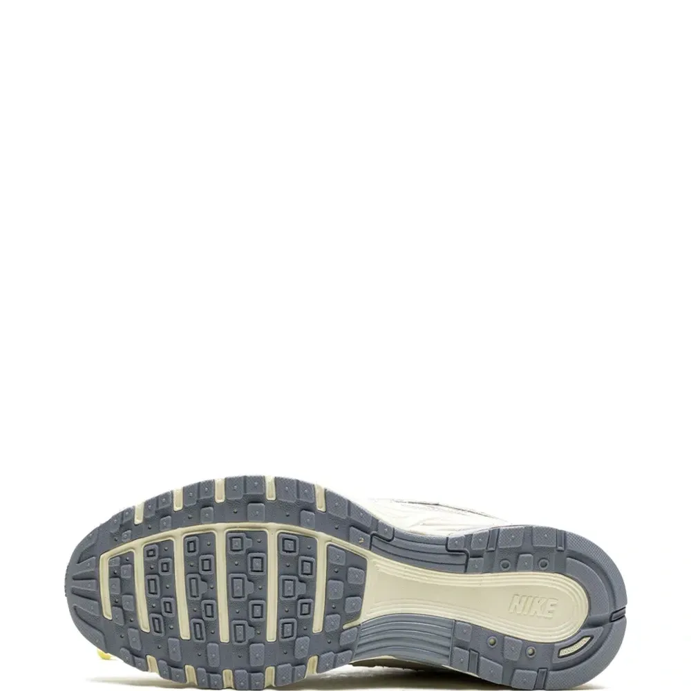 Кроссовки P-6000