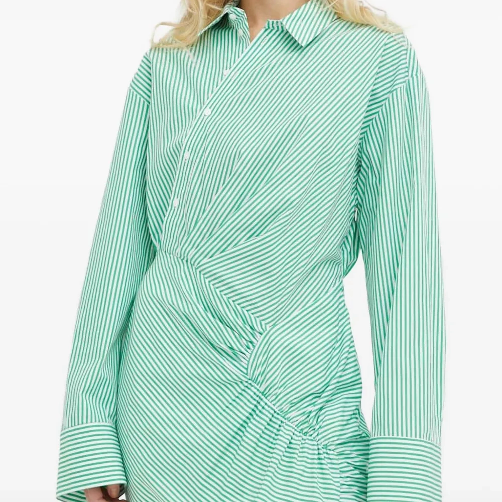 Полосатое платье со сборками