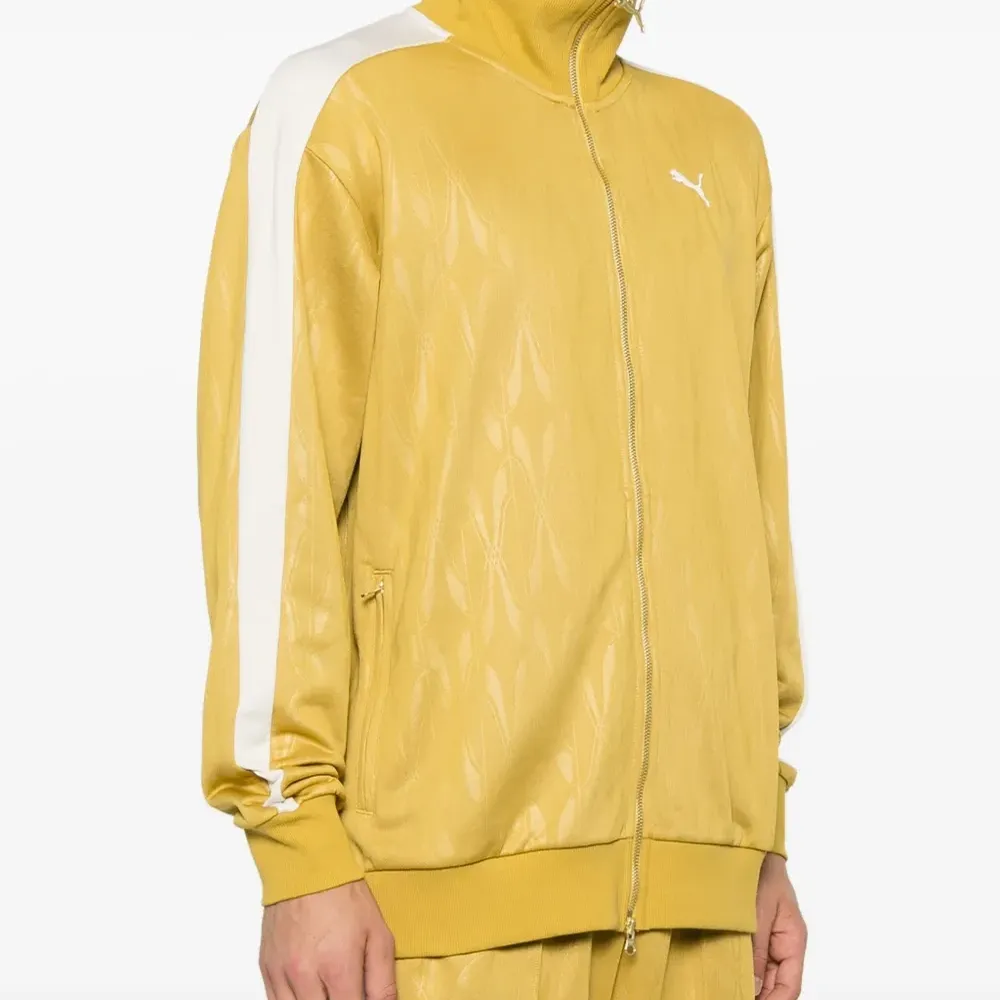 Толстовка The NeverWorn IV T7