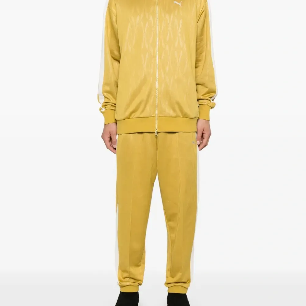 Толстовка The NeverWorn IV T7