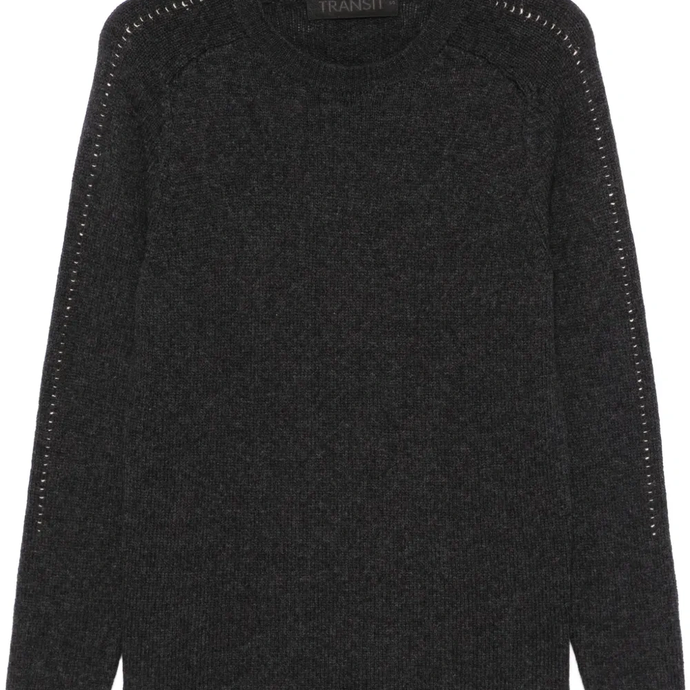 Свитер из вирджинской шерсти с высоким воротником