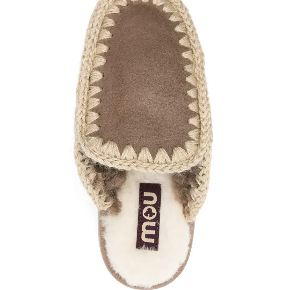 Замшевые шлепанцы