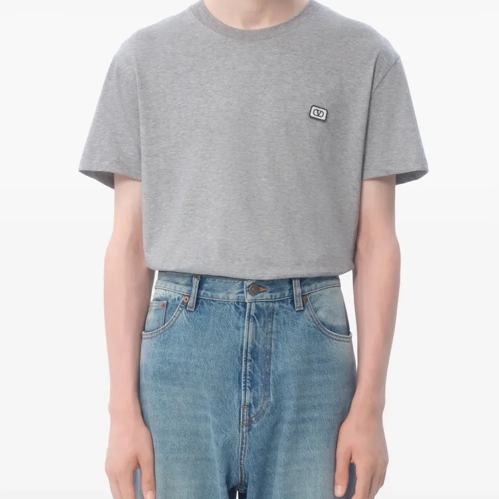 Футболка с нашивкой-логотипом Футболка с нашивкой-логотипом