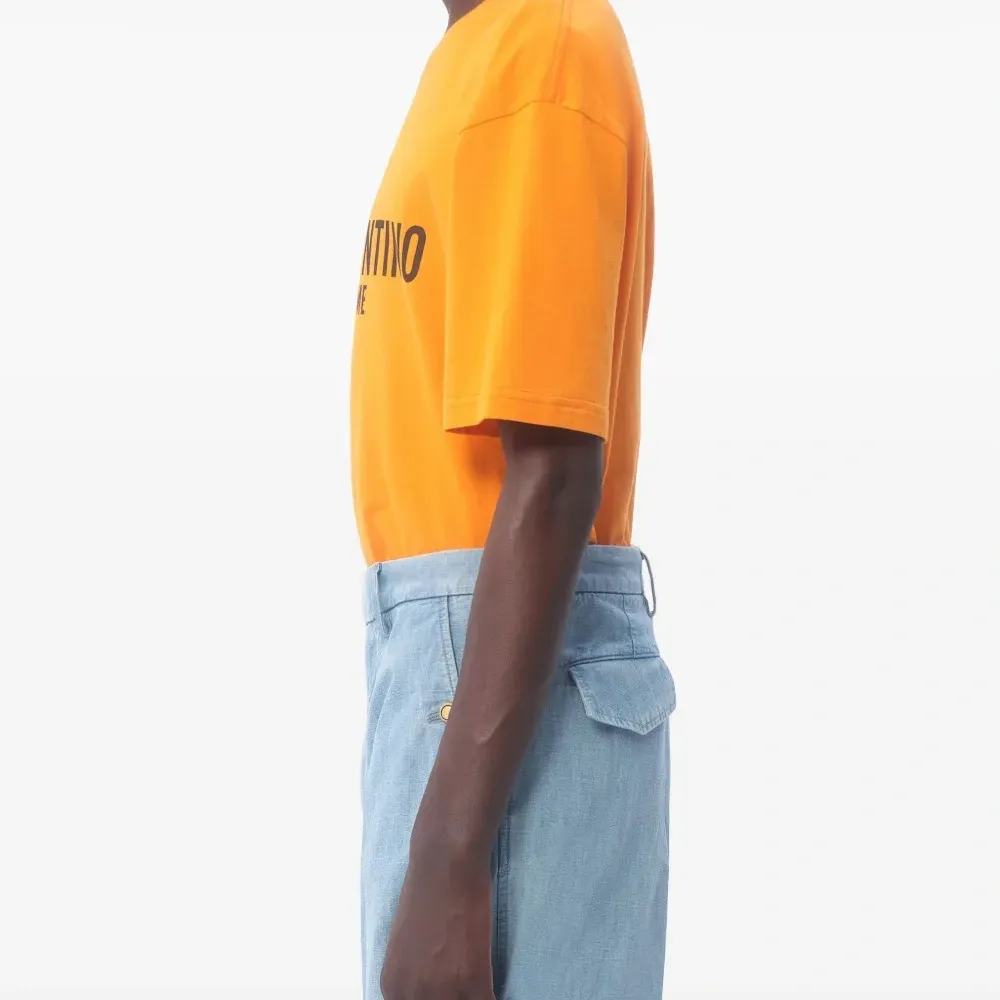 Футболка с логотипом