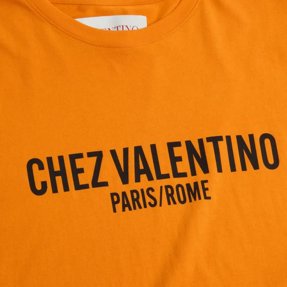 Футболка с логотипом